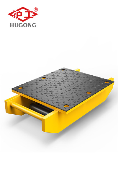 履带式搬运坦克车