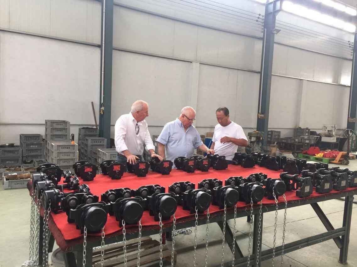 沪工新款单轨小车获得国外客户青睐