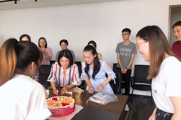庆祝生日